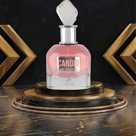 Frasco rosa do perfume Maison Alhambra So Candid com tampa facetada